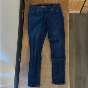 Levi’s Mid Rise skinny size 2/26